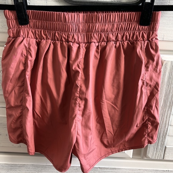 ACTA High Wasted Shorts - Picture 2 of 7